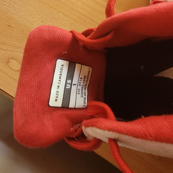 Cleats - Picture 2 of 4